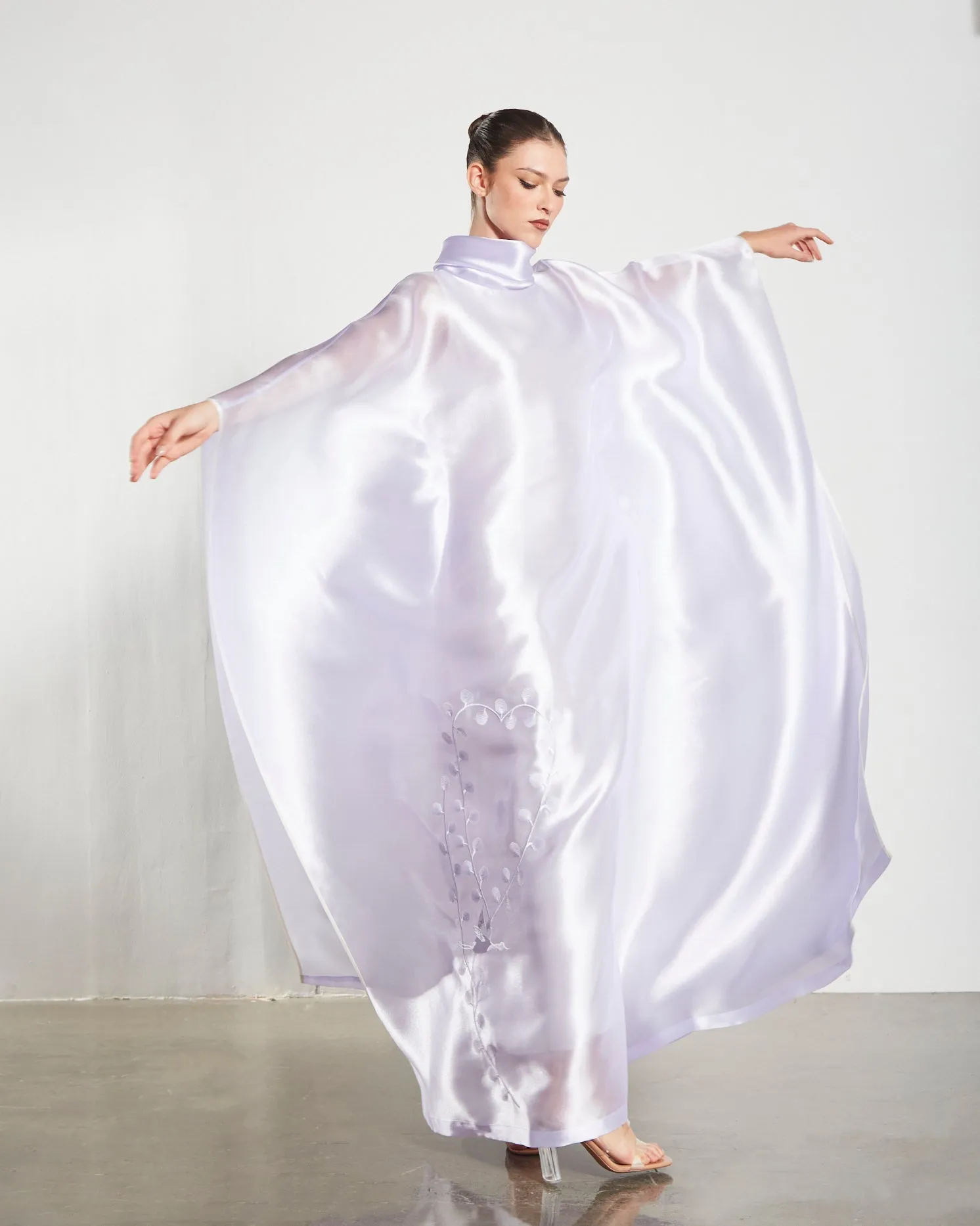 Embroidered Organdy High-Neck Kaftan Abaya - Gold