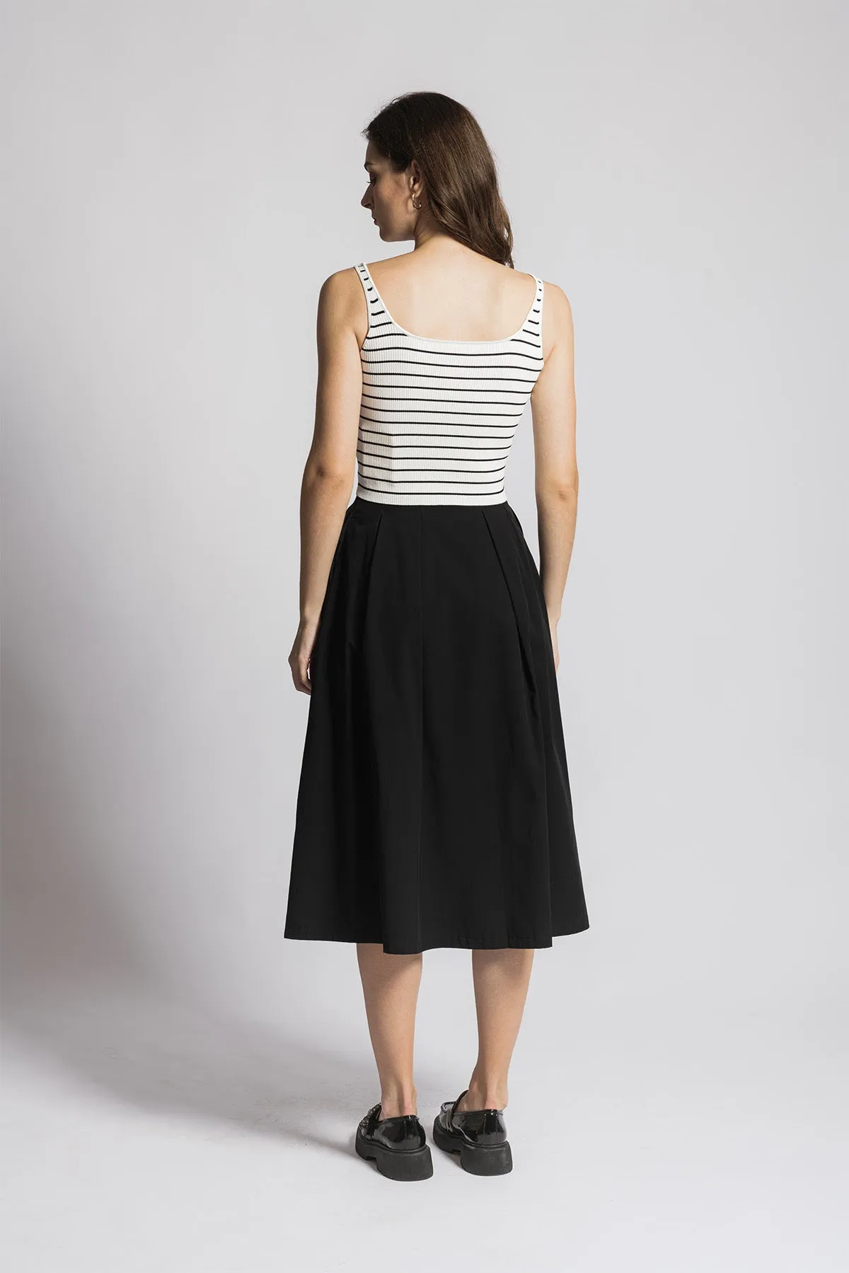 Leerya Square Neckline Cropped Tank Top