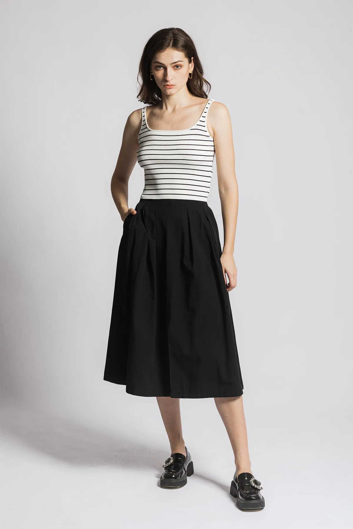 Leerya Square Neckline Cropped Tank Top
