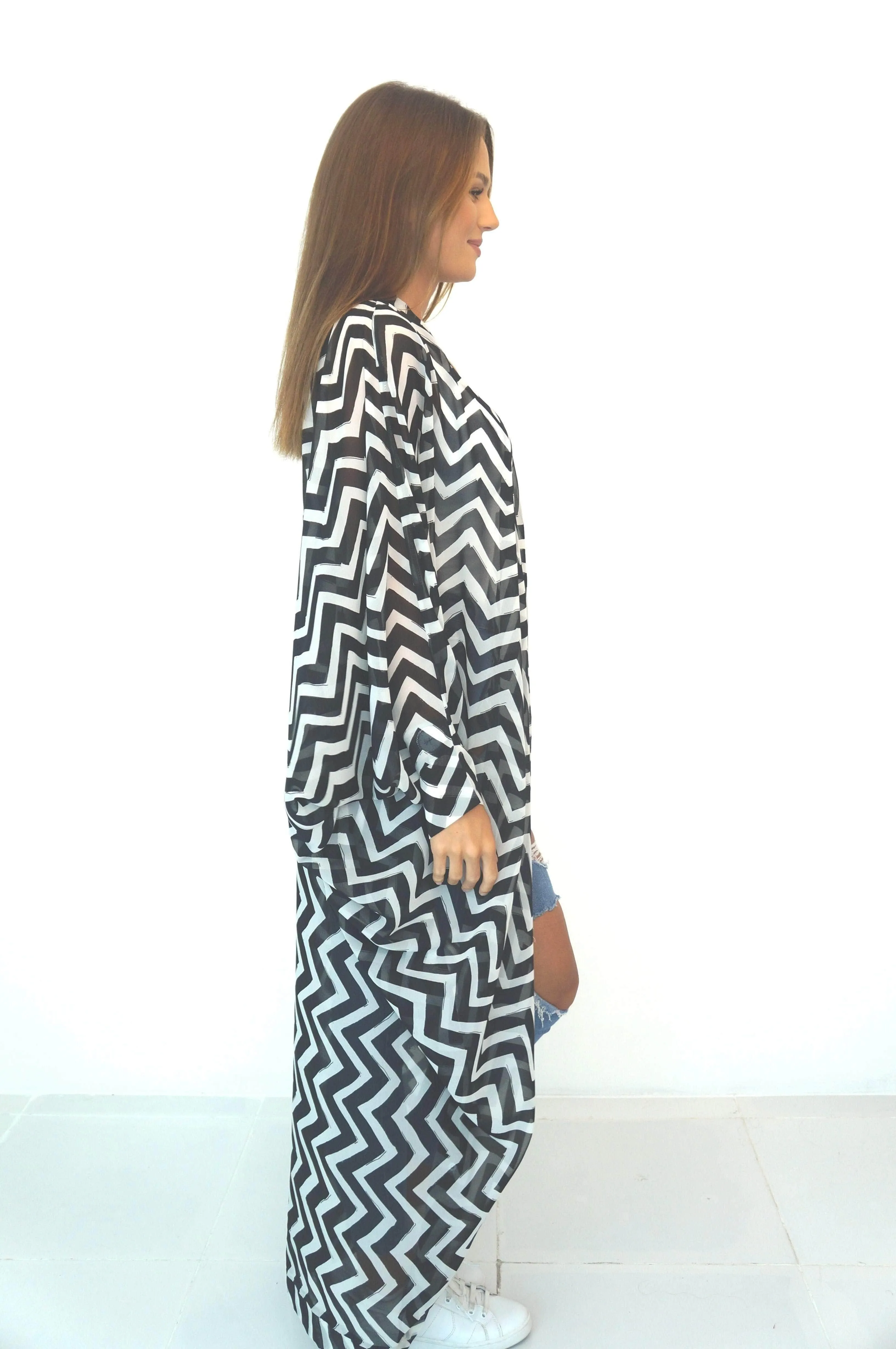 The Palm Kimono - Black & White Painted Chevron