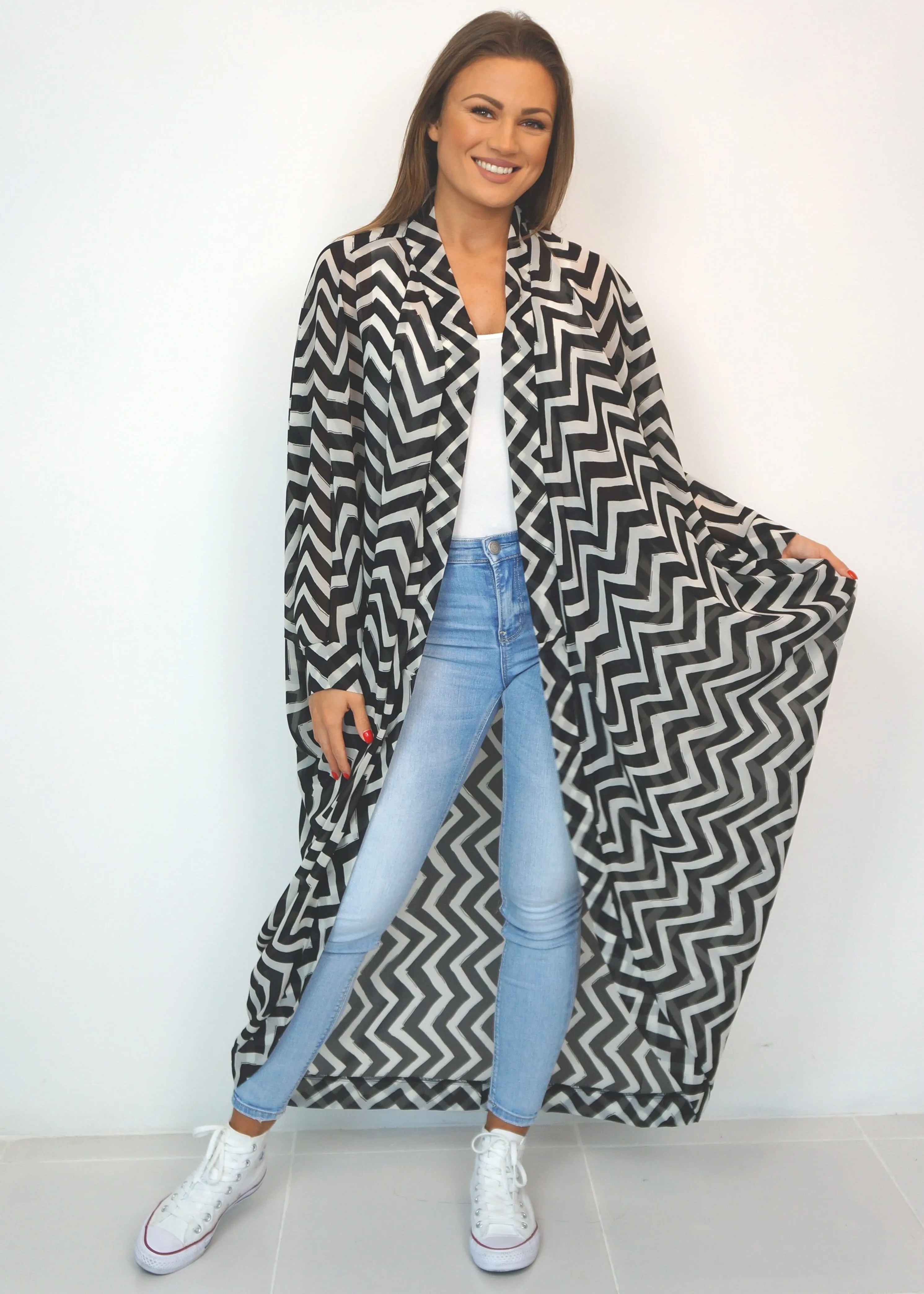 The Palm Kimono - Black & White Painted Chevron