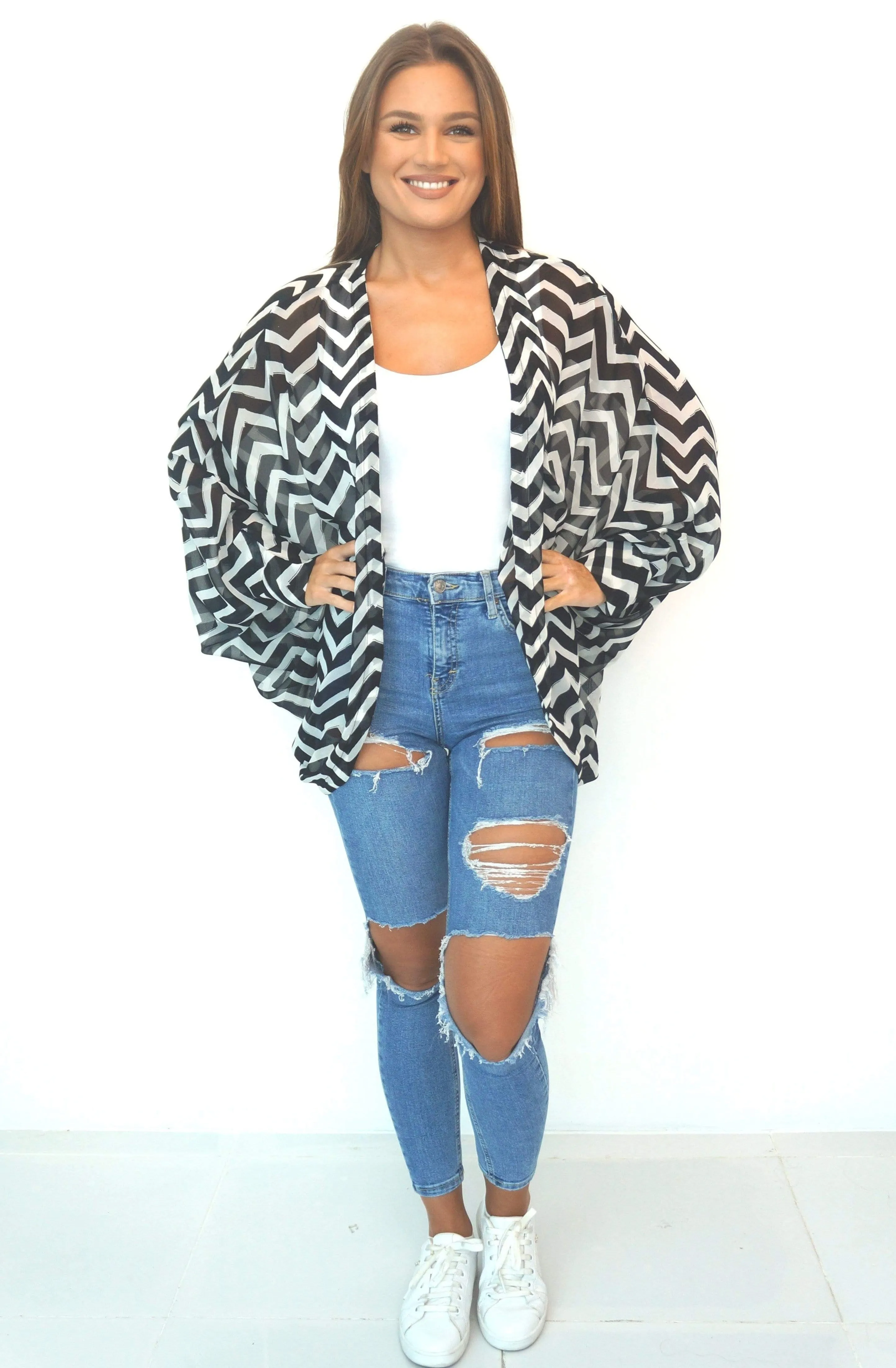 The Short Palm Kimono - Black & White Painted Chevron